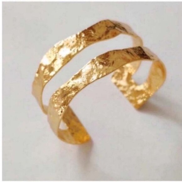 New! Free People Hammered Gold Bangle Bracelet NWOT - Picture 2 of 2